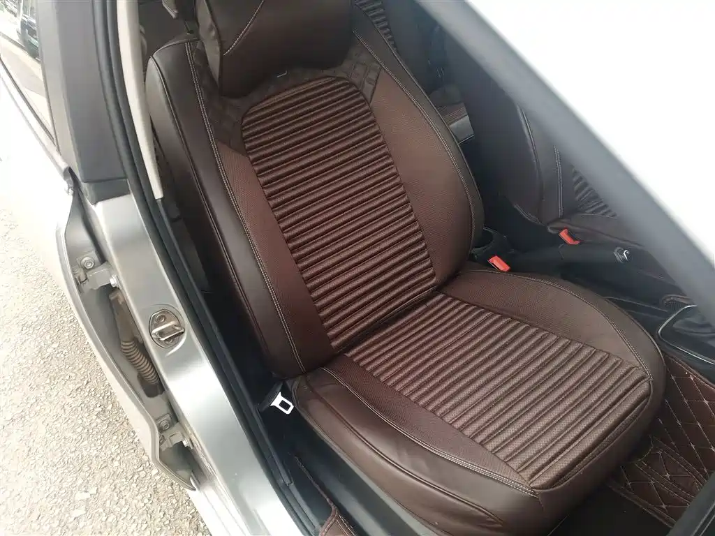 Volkswagen Polo 2016 1.4L Automatic Trend фото 25