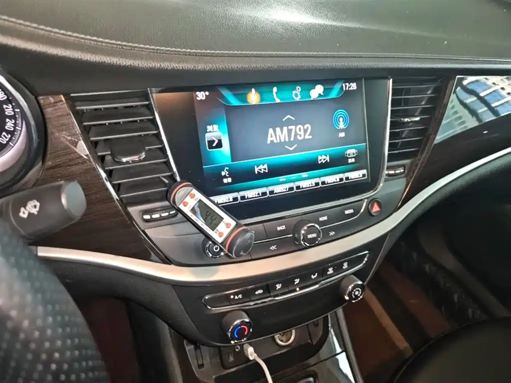 Buick Verano 2018 Sedan 20T Dual Clutch Leading фото 13