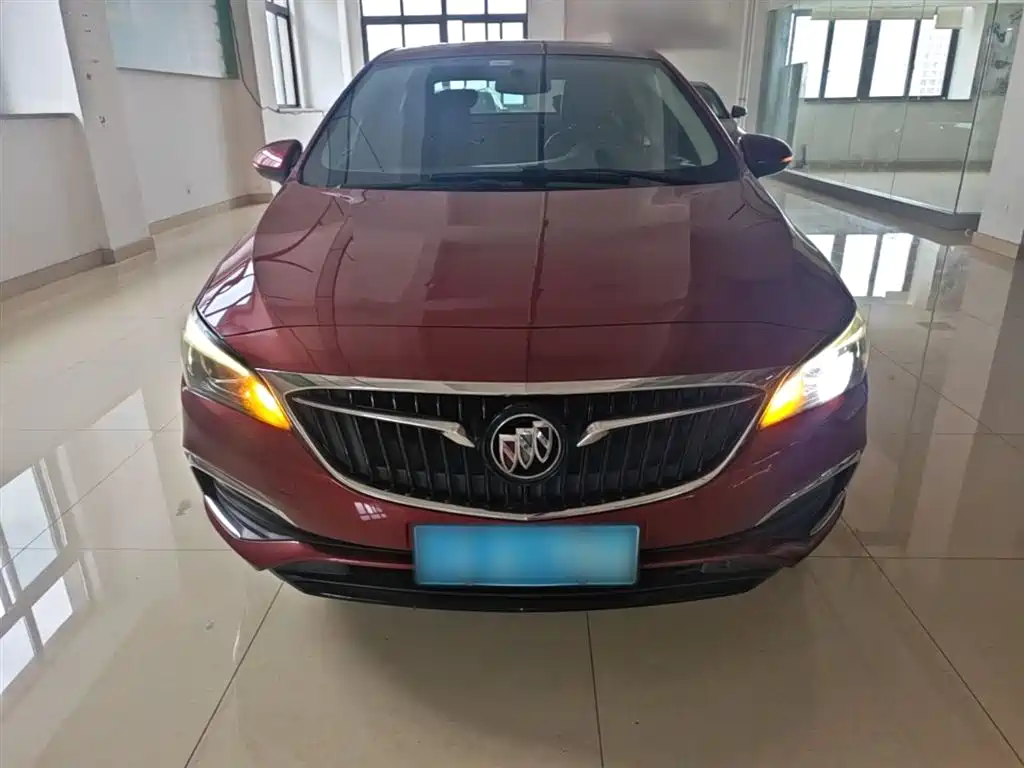 Buick Verano 2018 Sedan 20T Dual Clutch Leading фото 3