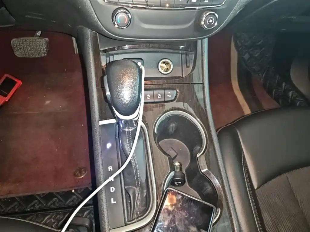 Buick Verano 2018 Sedan 20T Dual Clutch Leading фото 14