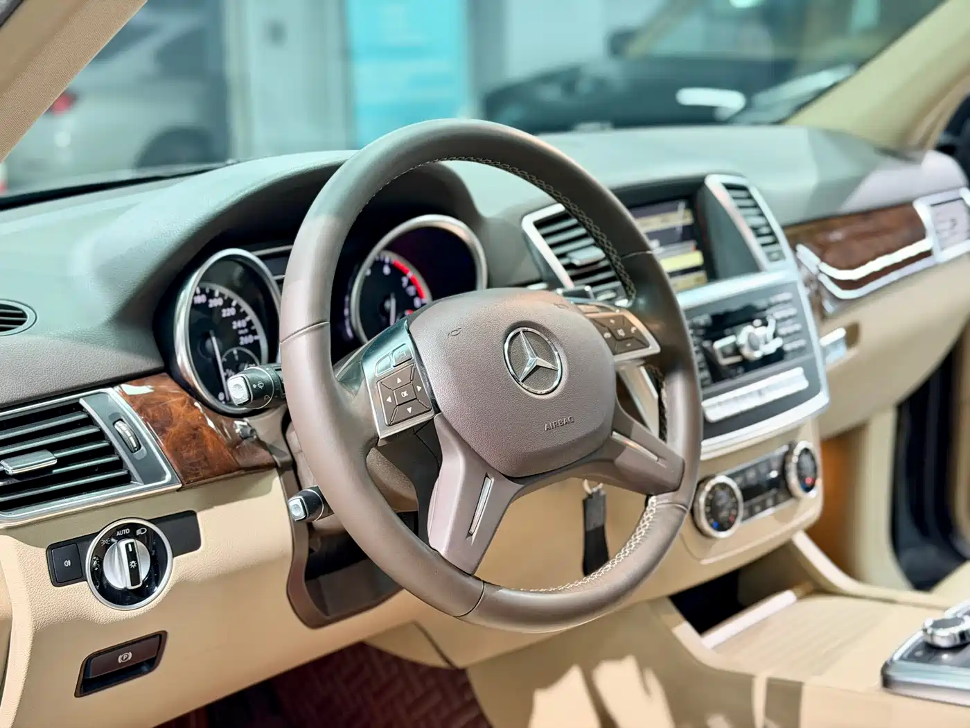 Mercedes-Benz M-Class 2012 Model ML 350 Dynamic фото 10