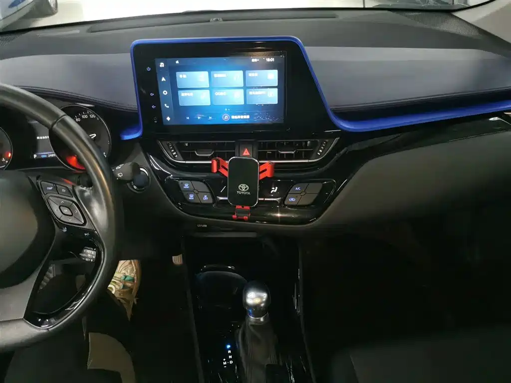 Toyota C-HR 2021 2.0L Luxury Edition фото 6