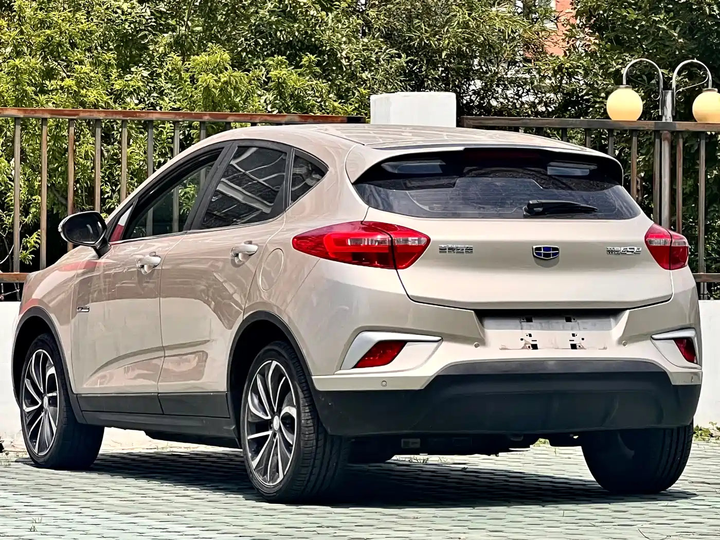 Geely Emgrand GSe 2018 2018 Premium Style