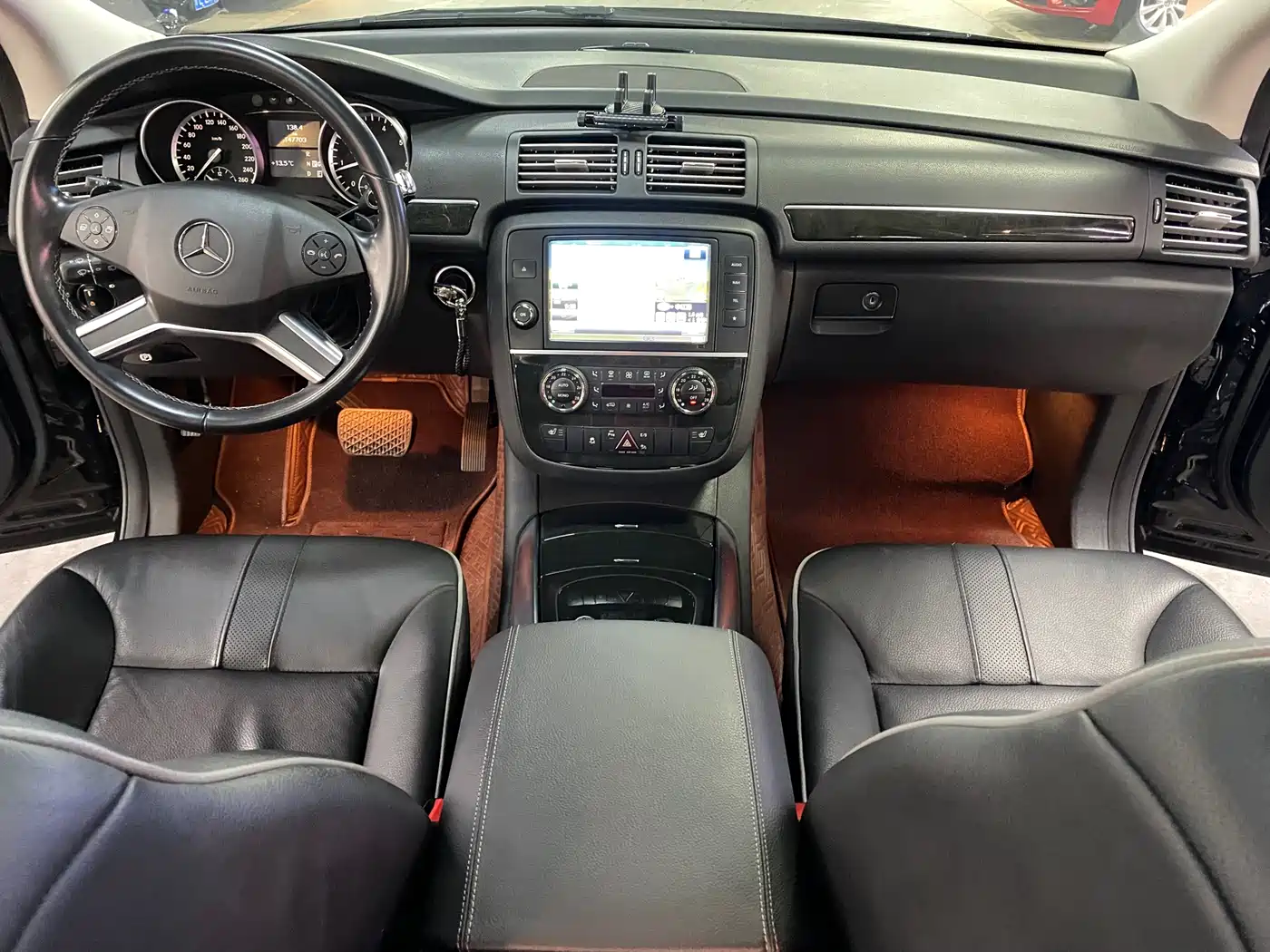 Mercedes-Benz R-Class 2017 R 320 4MATIC Business Collector's Edition фото 15