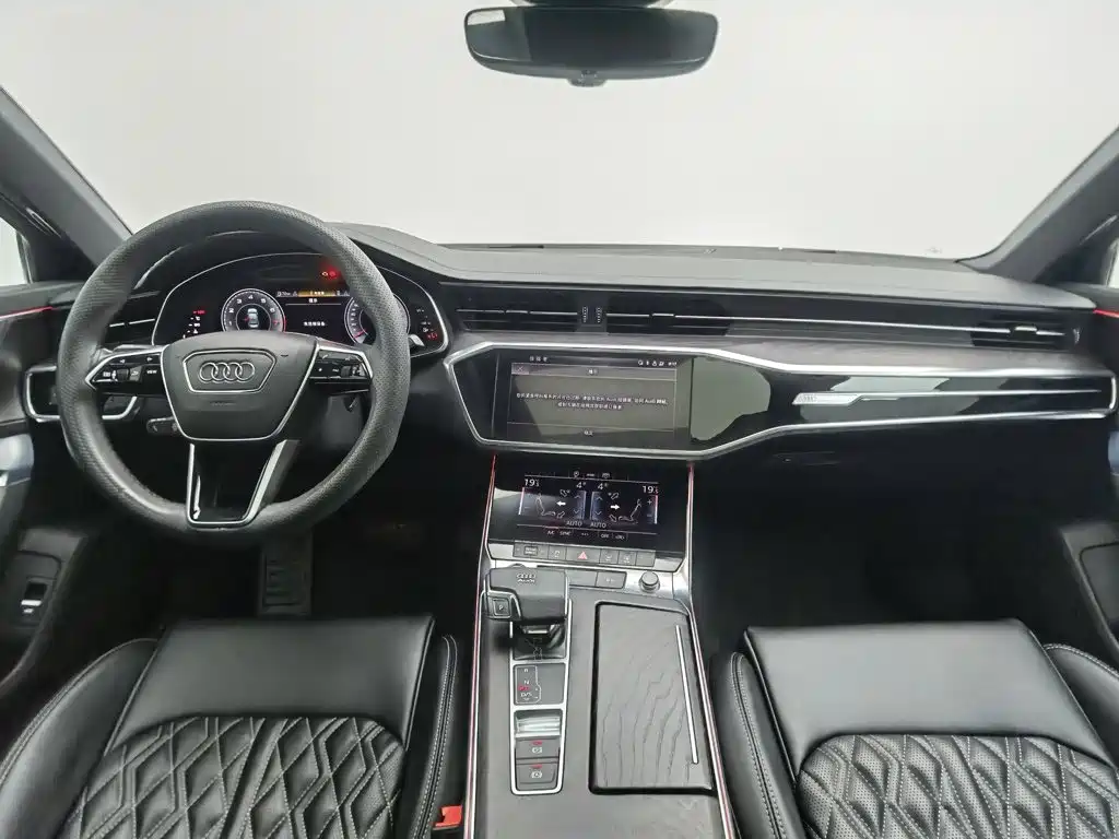 Фото 5 - Audi A6L
