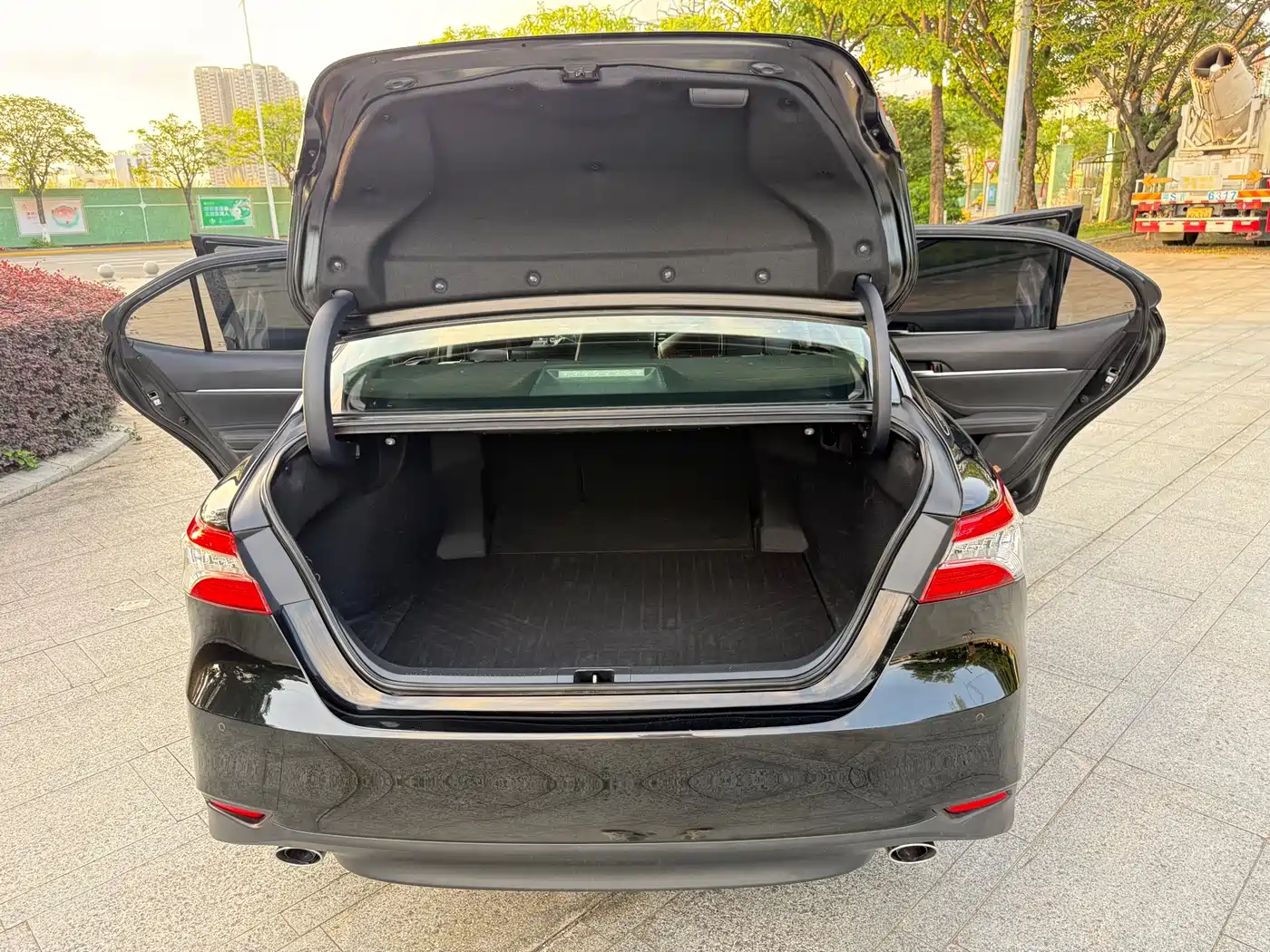 Toyota Camry 2018 2.0G Luxury Edition фото 19
