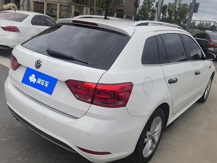 Volkswagen Lavida Tour 2015 230TSI DSG Comfort Edition фото 3