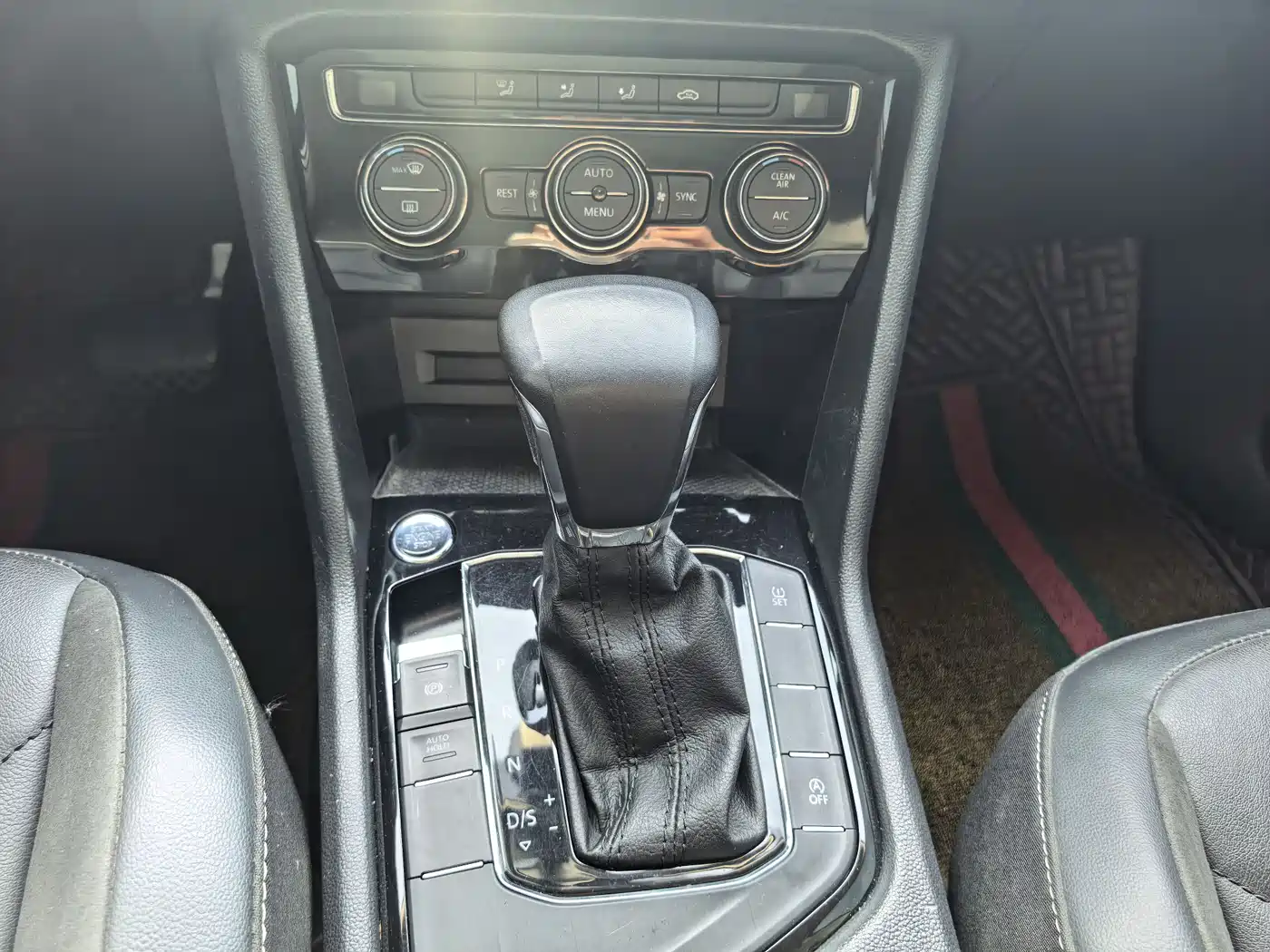 Volkswagen Tiguan L 2019 Facelift 330TSI Auto 2WD Panorama Comfort China VI фото 24