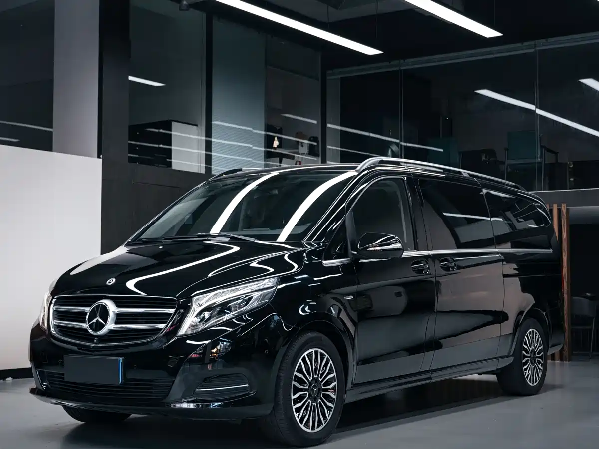 Mercedes-Benz V-Class 2017 Model V 260 L Premium Extended Edition