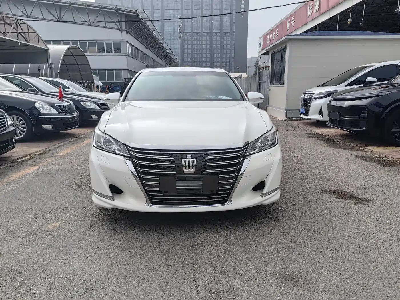 Toyota Crown 2015 2.0T Fashion фото 2