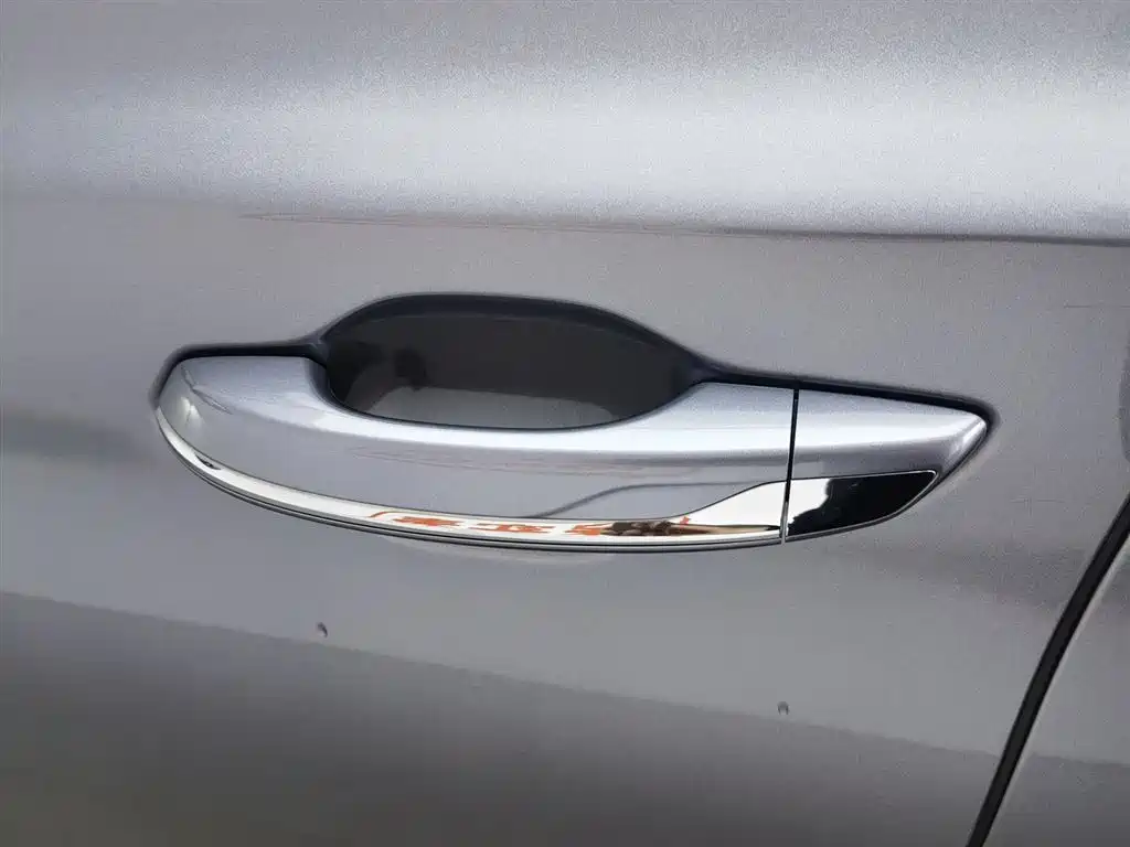 Hongqi H5 2023 2.0T Auto Smart Connect Flag Enjoy фото 18