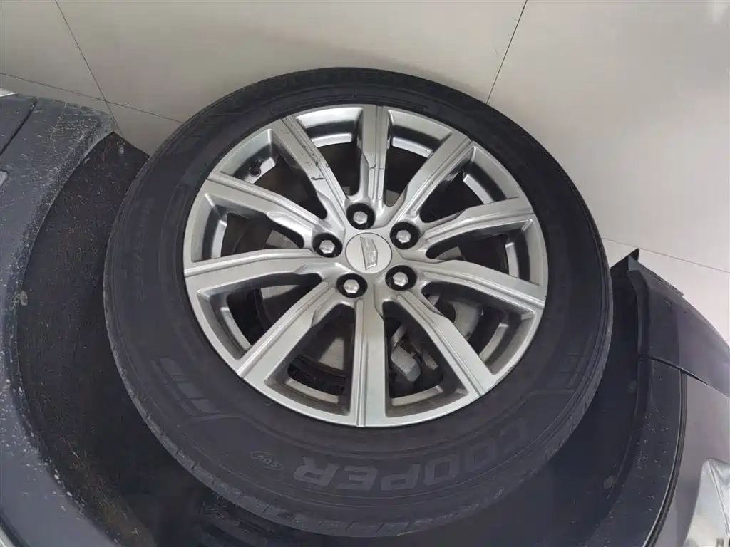 Cadillac XT4 2018 28T FWD Leading Edition фото 23