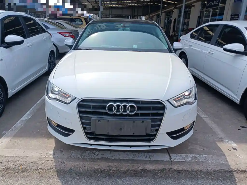 Audi A3 2014 Sportback 35 TFSI Automatic Comfort фото 3