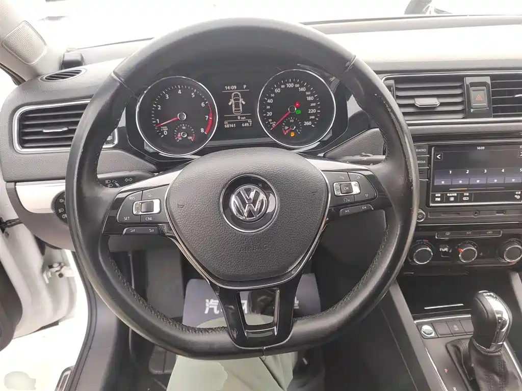 Volkswagen Sagitar 2018 280TSI DSG Spark Edition фото 7