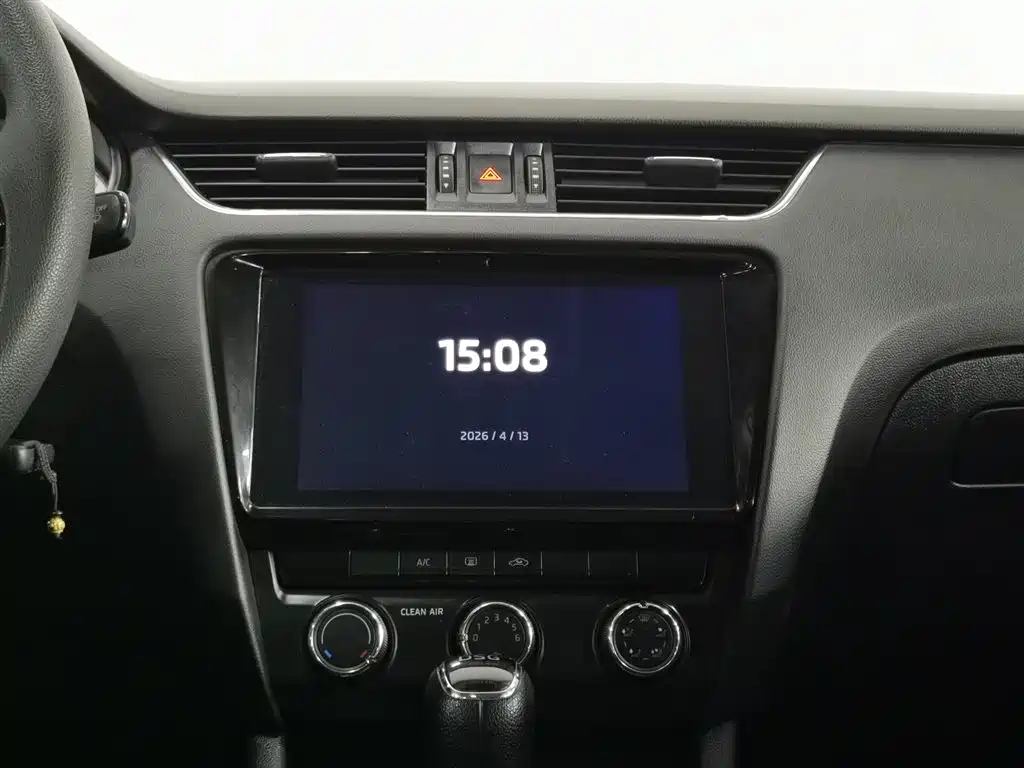 Škoda Octavia 2020 TSI230 DSG Smart Luxury Edition фото 12