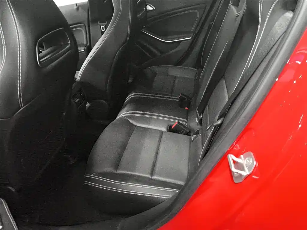 Mercedes-Benz GLA 2016 GLA 200 Dynamic фото 13
