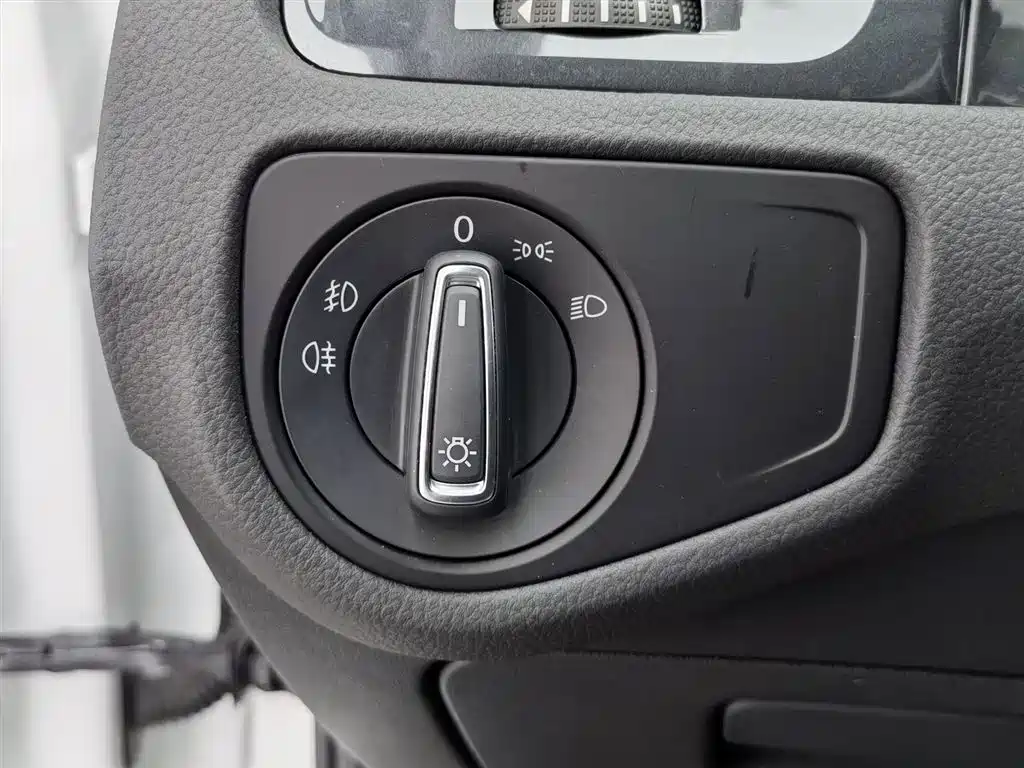 Volkswagen Golf 2020 200TSI DSG Comfort Progressive Edition фото 21