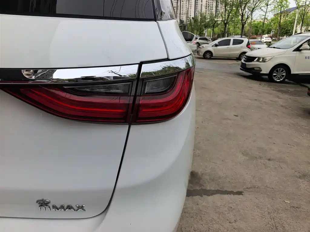 BYD Song MAX 2018 1.5T Automatic Smart Connected Premium 6-Seater фото 8
