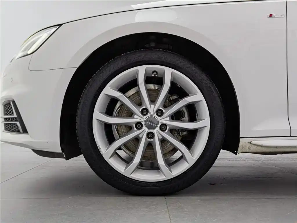 Audi A4L 2018 30th Anniversary 40 TFSI Fashion фото 17