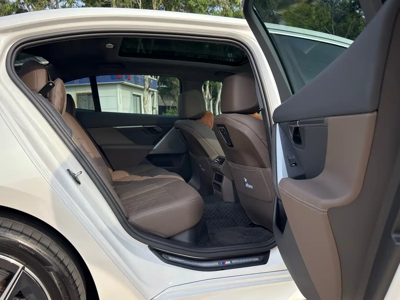 BMW i5 2024 eDrive 35L M Sport Package фото 11