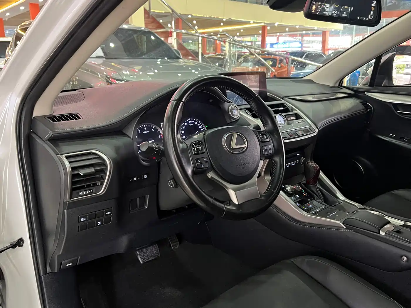 Lexus NX 2017 300 AWD Sharp Style Edition фото 7