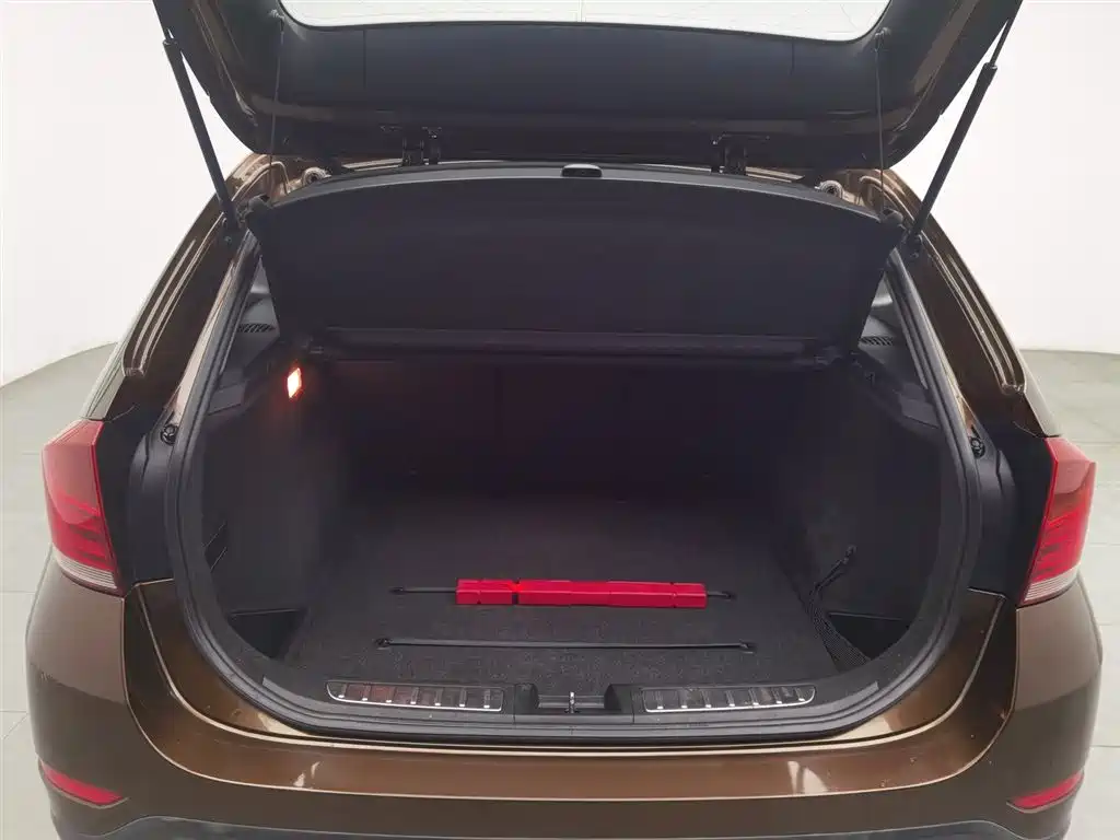 BMW X1 2015 Model sDrive18i Fashion Advanced Edition фото 16