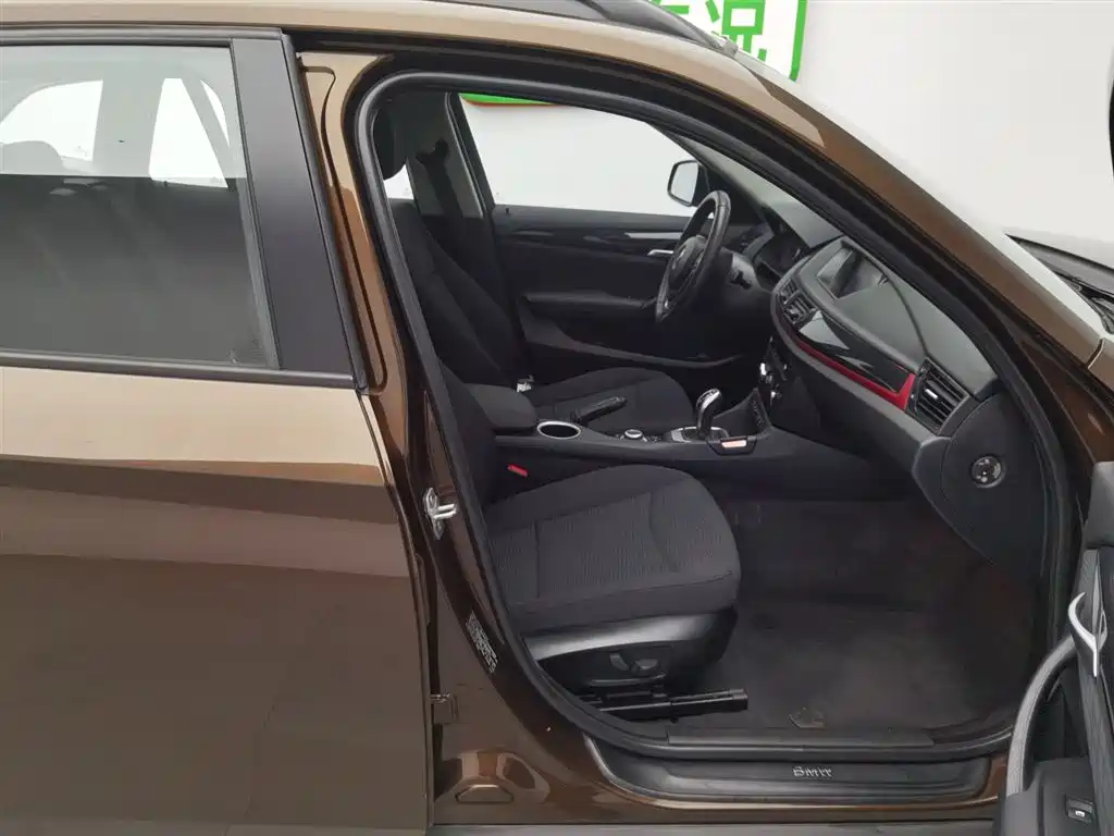 BMW X1 2015 Model sDrive18i Fashion Advanced Edition фото 23