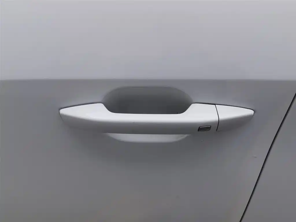 SAIC Maxus Maxus G50 2019 1.5T Debut Automatic Luxury Edition 7-seater фото 18