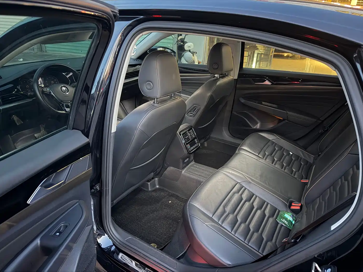 Volkswagen Passat 2019 330TSI Elite Version China VI фото 8