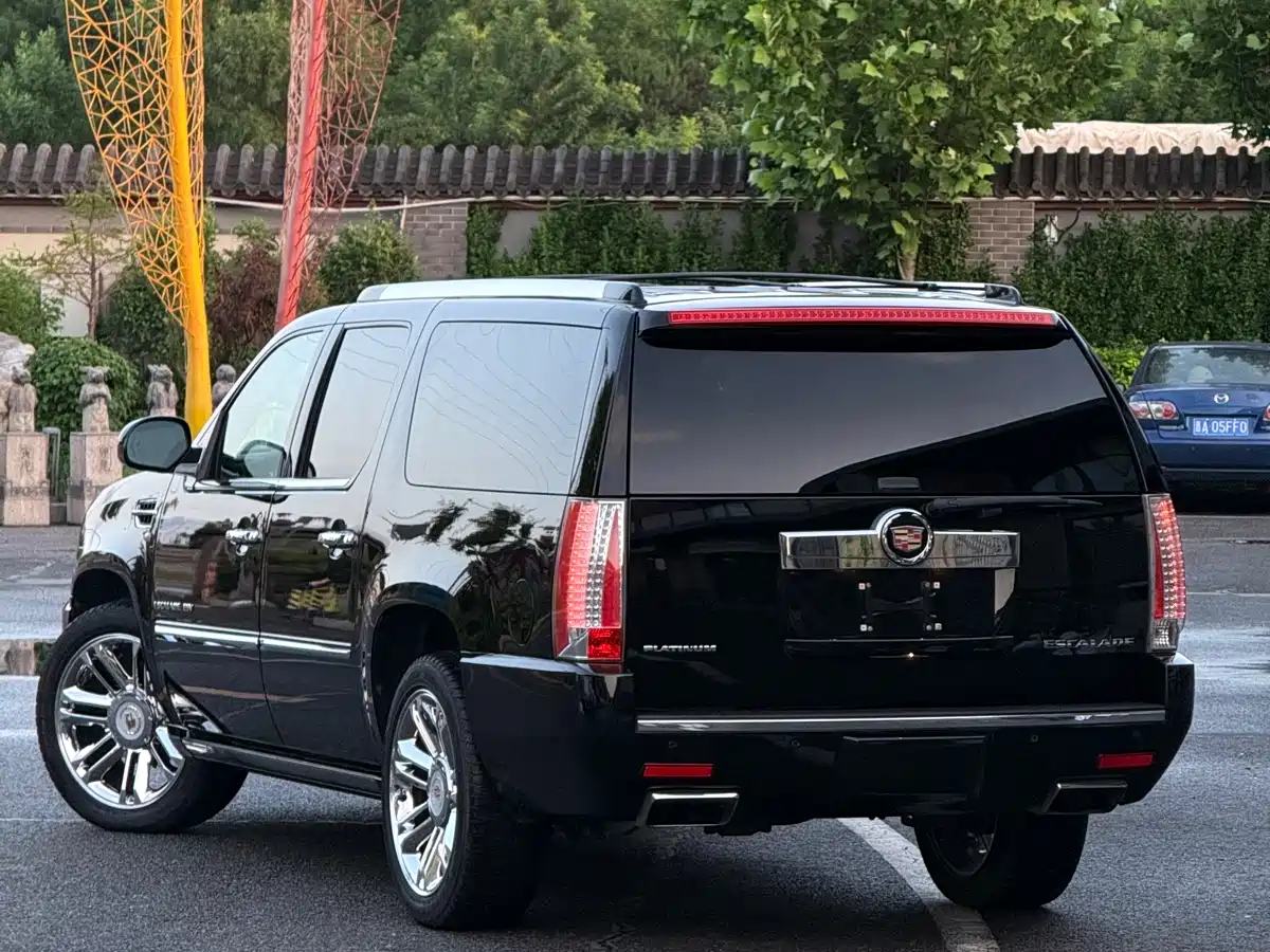 Cadillac Escalade 2013 6.2L ESV Platinum Extended фото 4
