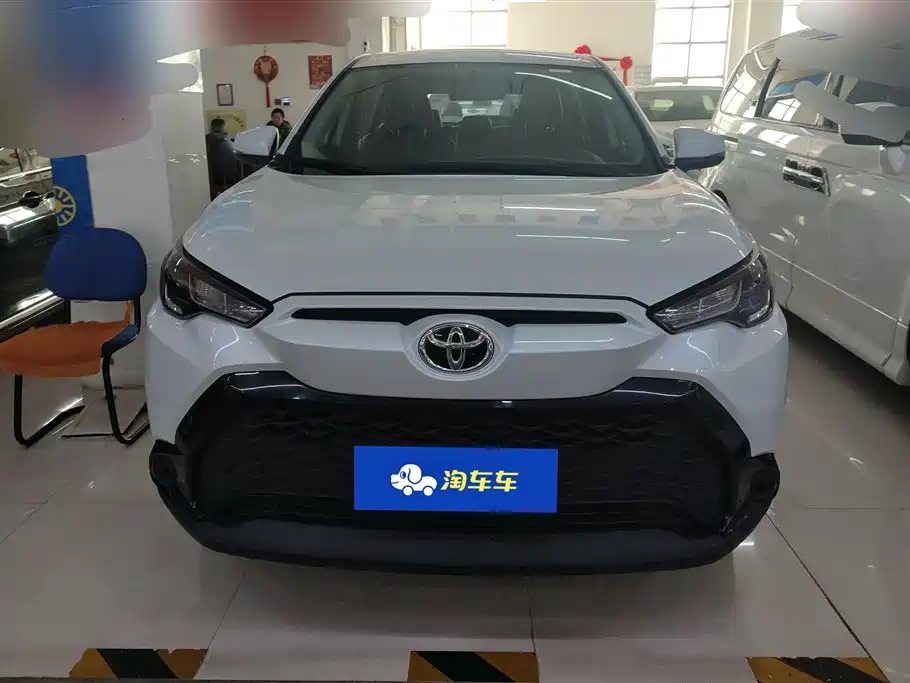 Toyota Frontlander 2023 2.0L CVT Elite Edition фото 2