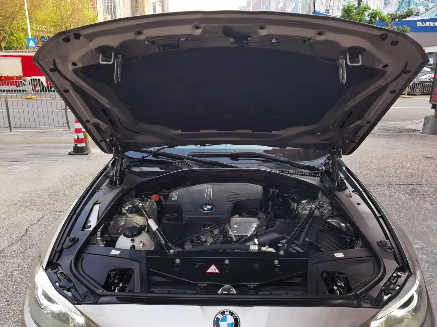 BMW 5 Series 2014 528Li Luxury Design Package фото 17