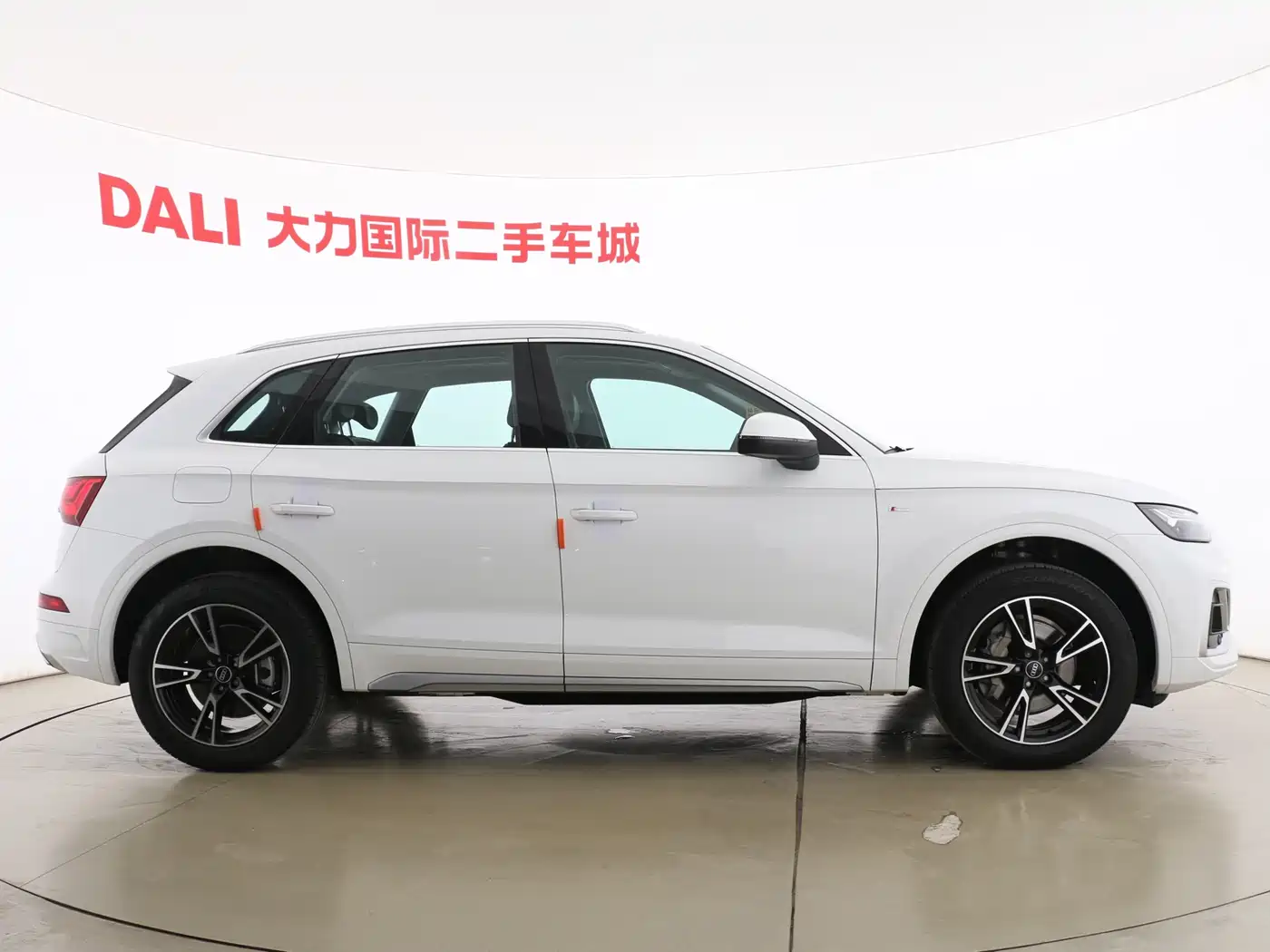 Audi Q5L 2024 Model 40 TFSI Fashion Dynamic фото 4