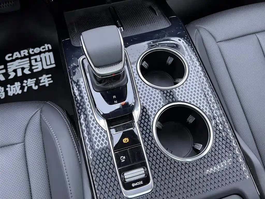 Hongqi HS3 PHEV 2026 2024 PHEV 115km Power Edition