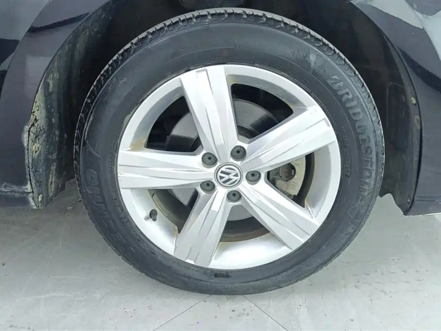 Volkswagen Lavida 2017 1.6L Automatic Trend Edition фото 6