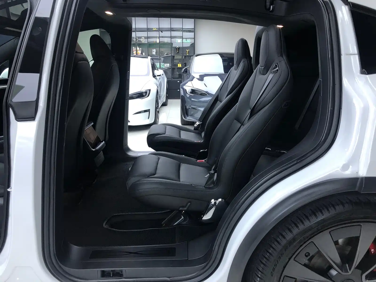 Фото 9 - Tesla Model X