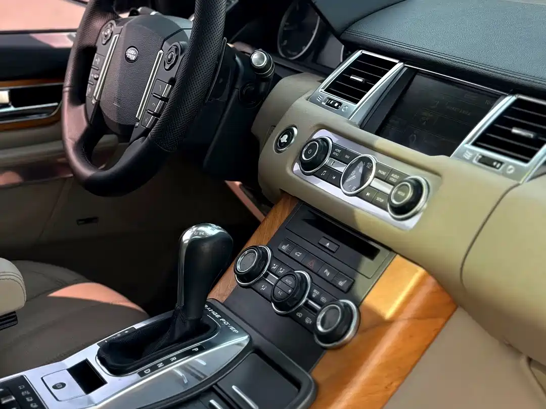 Land Rover Range Rover Sport 2012 3.0 TDV6 Ultimate Sport Edition фото 7