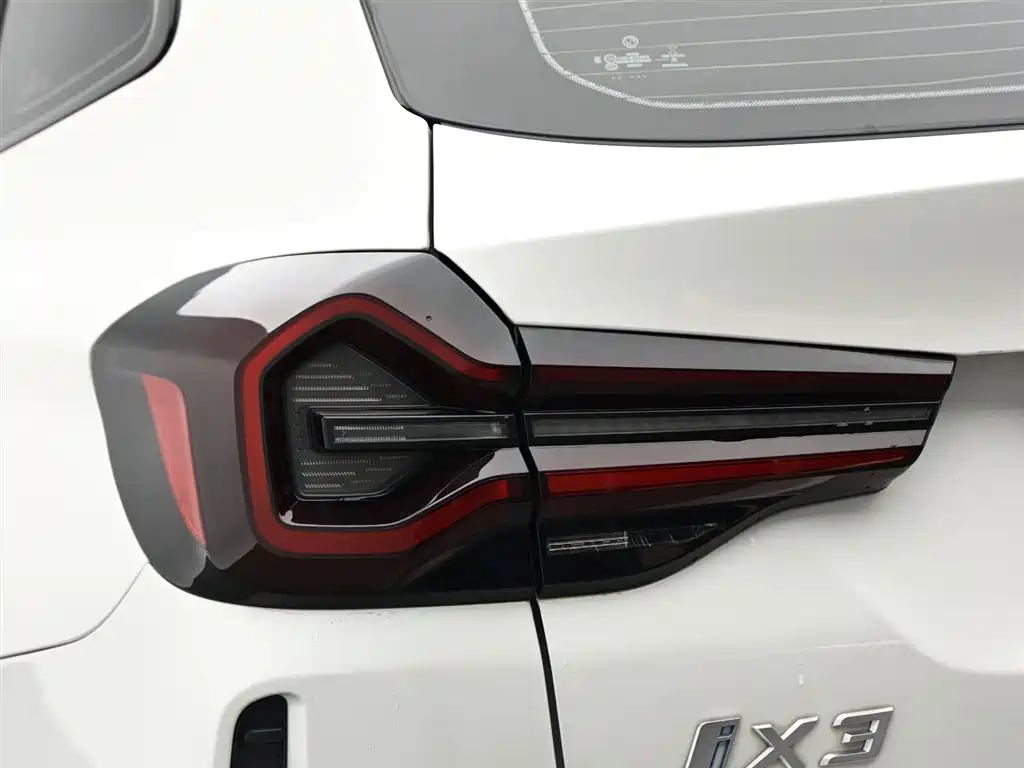 BMW iX3 2022 Innovation Leader фото 7