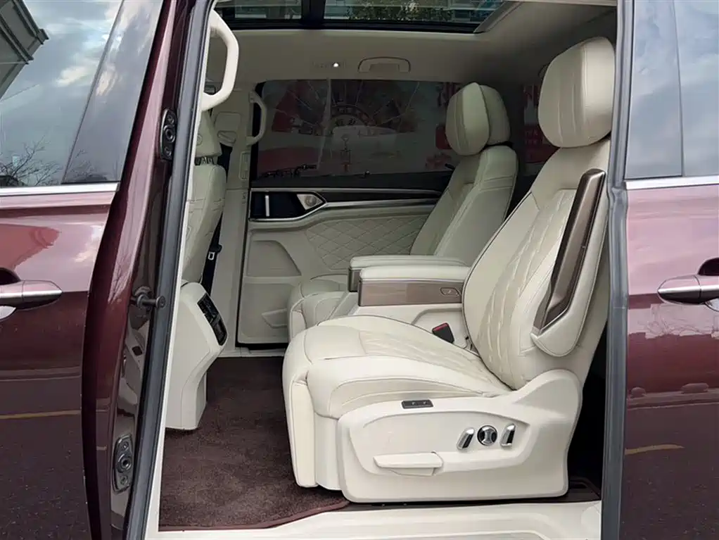 Volkswagen Viloran 2020 380TSI Premium фото 13