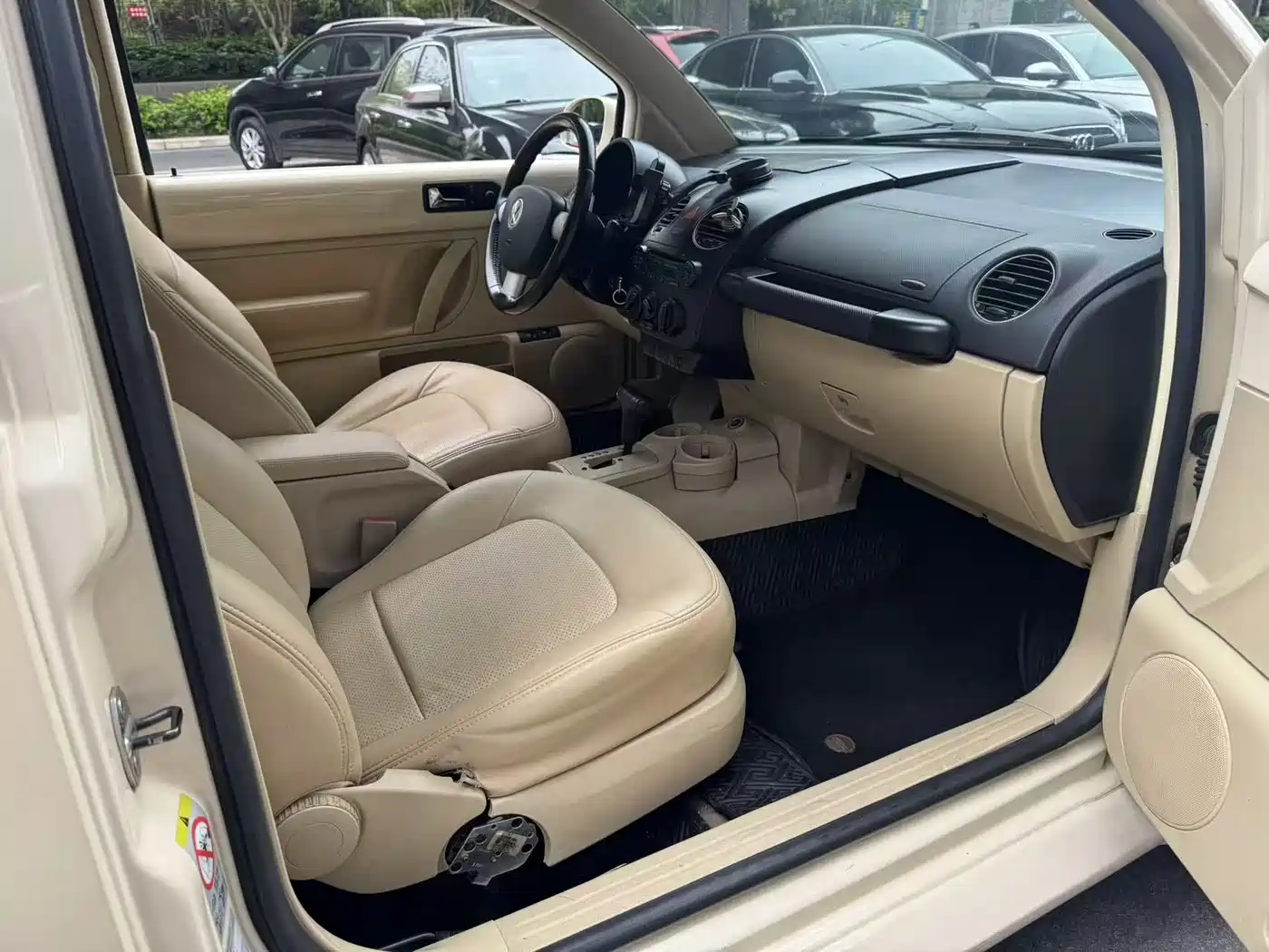 Volkswagen Beetle 2008 2.0 AT Standard фото 9