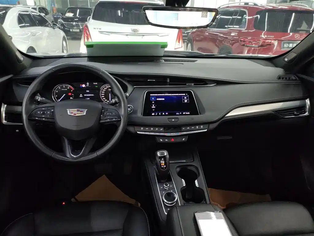 Cadillac XT4 2018 28T FWD Leading Edition фото 10