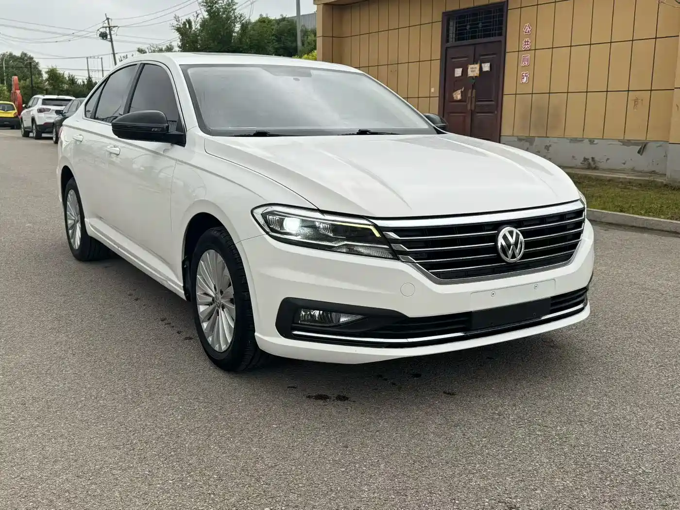 Volkswagen Lavida 2019 1.5L Automatic Comfort Edition China VI фото 2