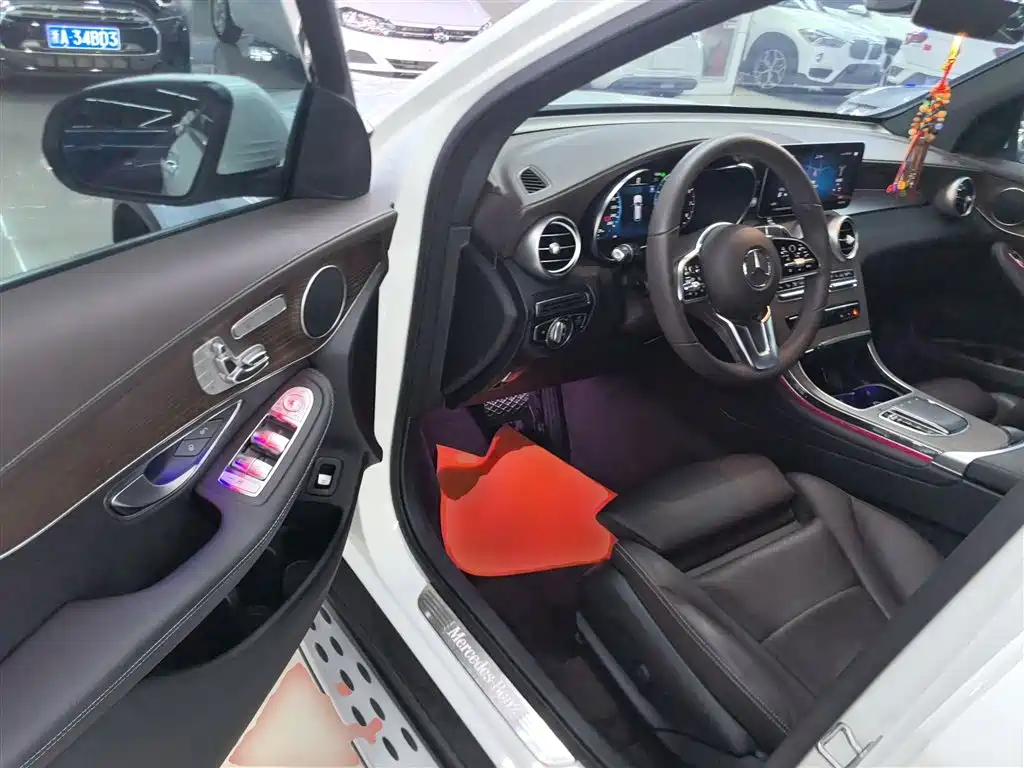 Mercedes-Benz GLC 2022 Facelift II GLC 260 L 4MATIC Luxury фото 16