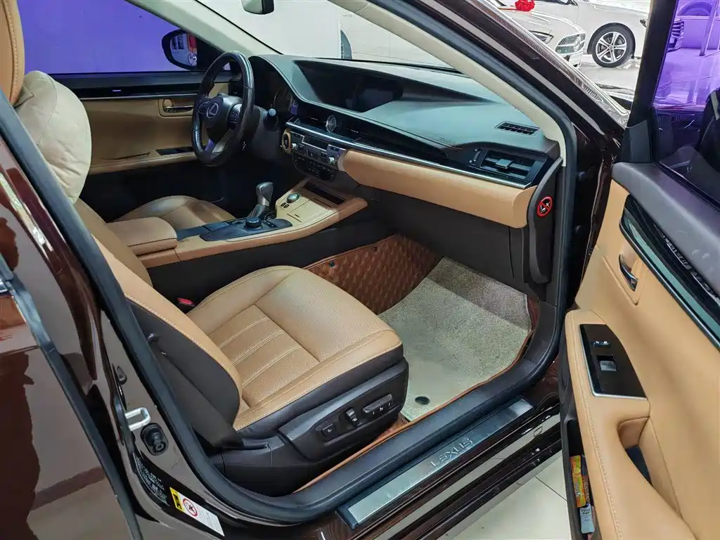 Lexus ES 2015 200 Elite Edition фото 13