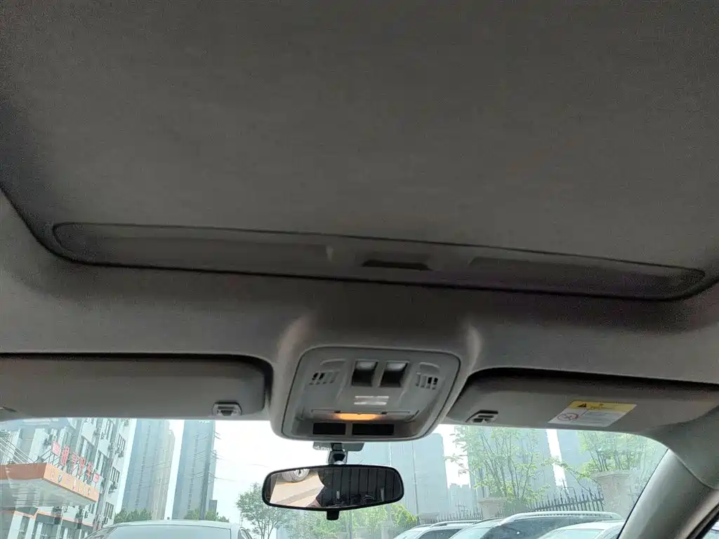 Chevrolet Cruze 2017 1.5L Hatchback Auto Pioneer Sunroof фото 18