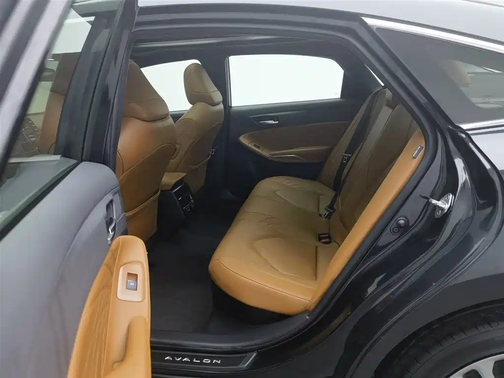 Toyota Avalon 2019 Hybrid 2.5L XLE Premium Edition China VI фото 15