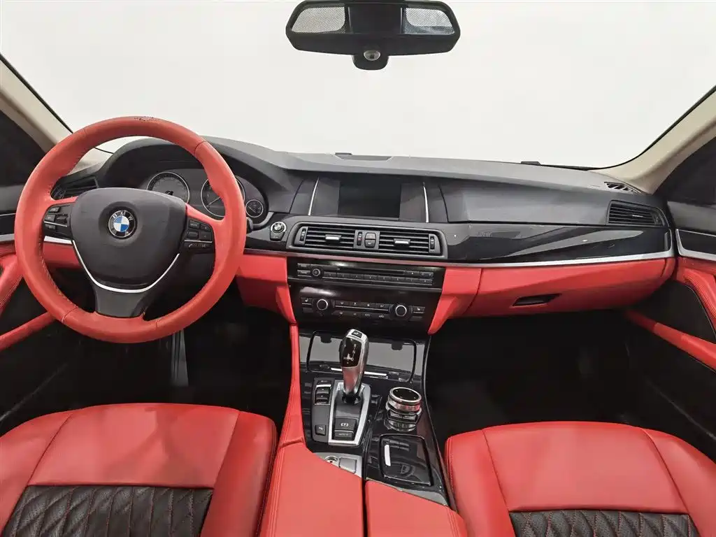 BMW 5 Series 2017 520Li Classic Edition фото 5