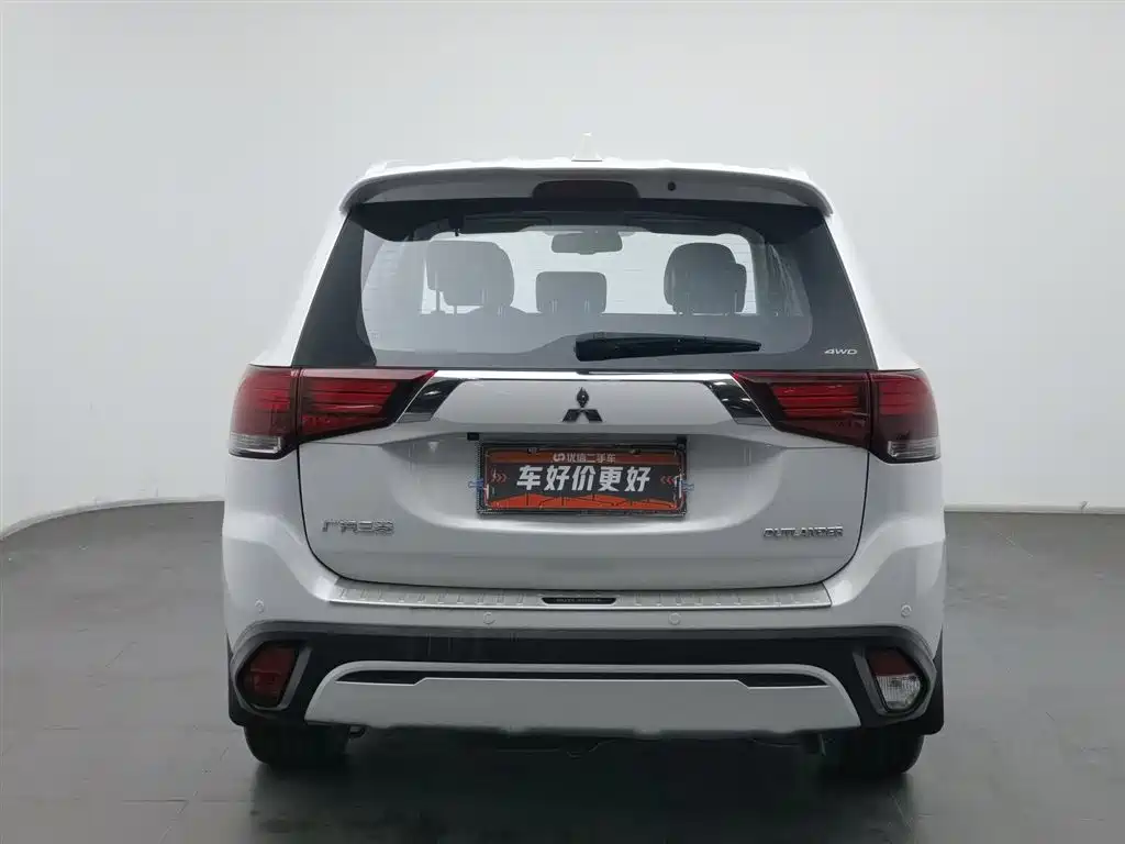 Mitsubishi Outlander 2019 2.4L 4WD Deluxe Edition 5-seater China V фото 4