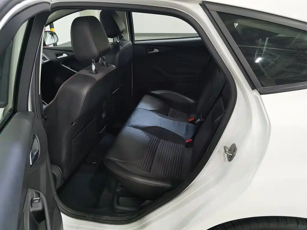 Ford Focus 2017 1.5T CTCC White-Black Limited Edition фото 15