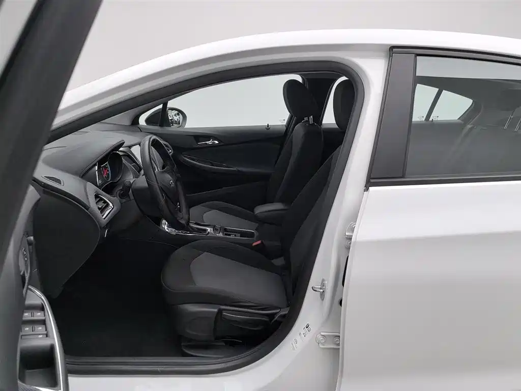 Chevrolet Cruze 2018 Redline 320 Automatic Pioneer Edition фото 10